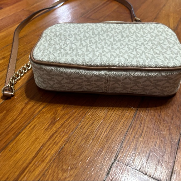 Michael Kors Crossbody Bag Vanilla - Picture 5 of 9